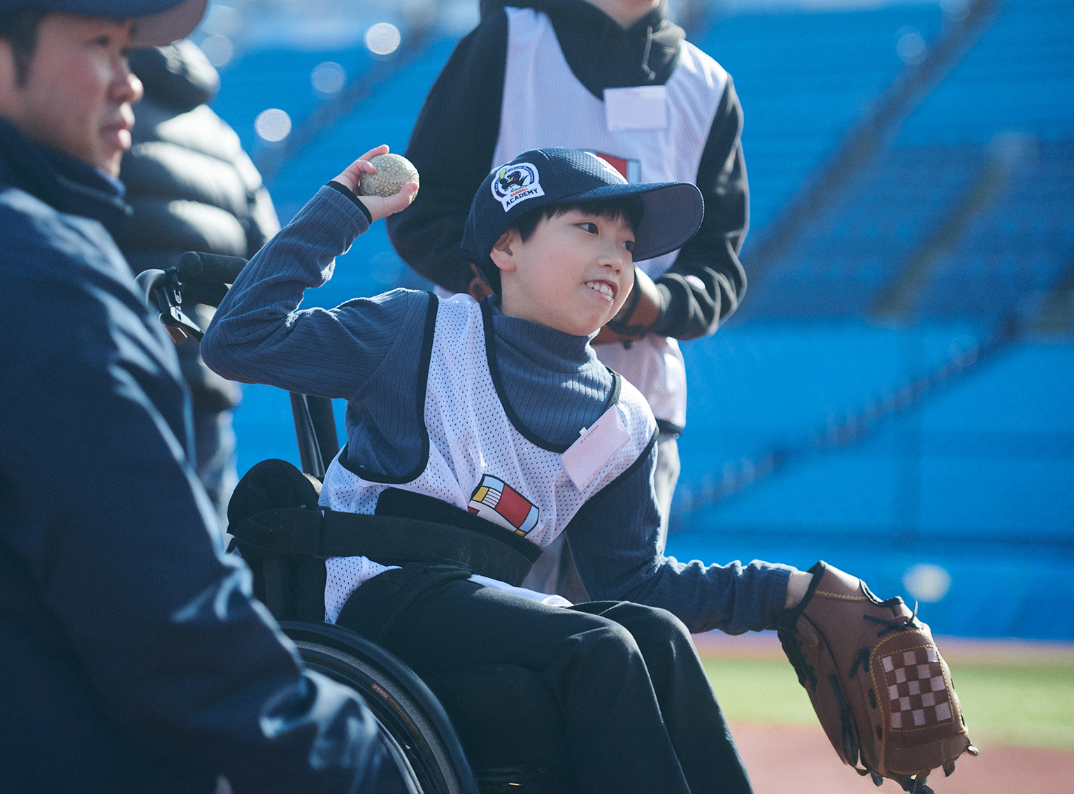 障がいのある子どもたちがプロOBの指導を体験！「O-EN KIDS チャレンジ – 野球アカデミー」レポート 